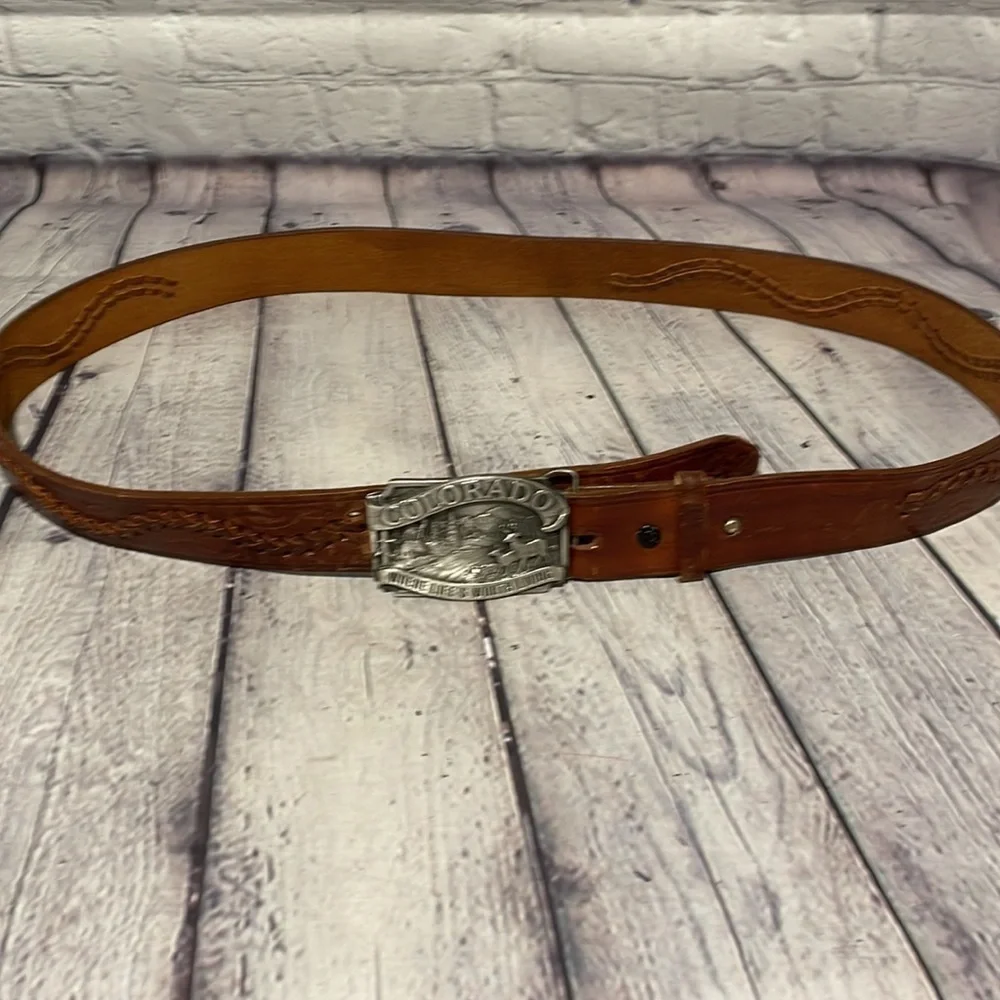 Vintage Colorado belt buckle with vintage leather belt size 48